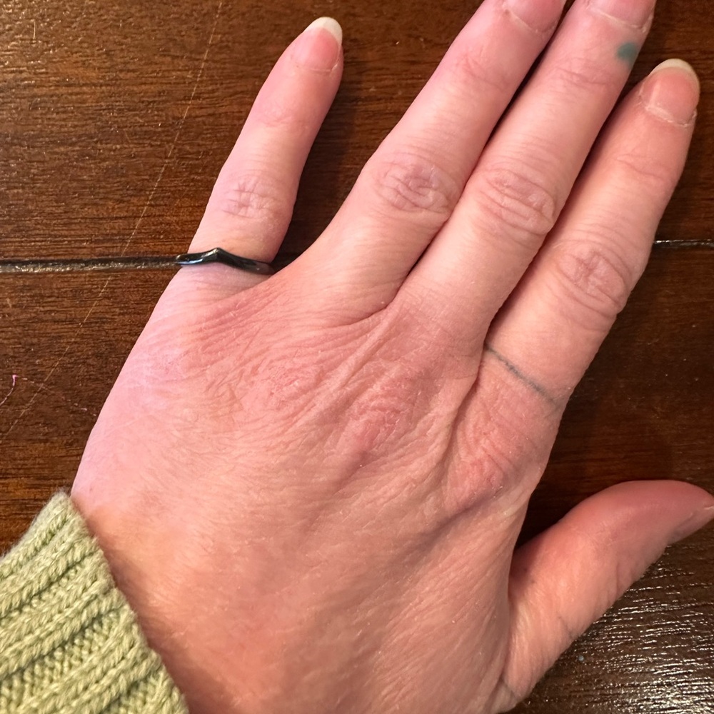 Simple Black Ring